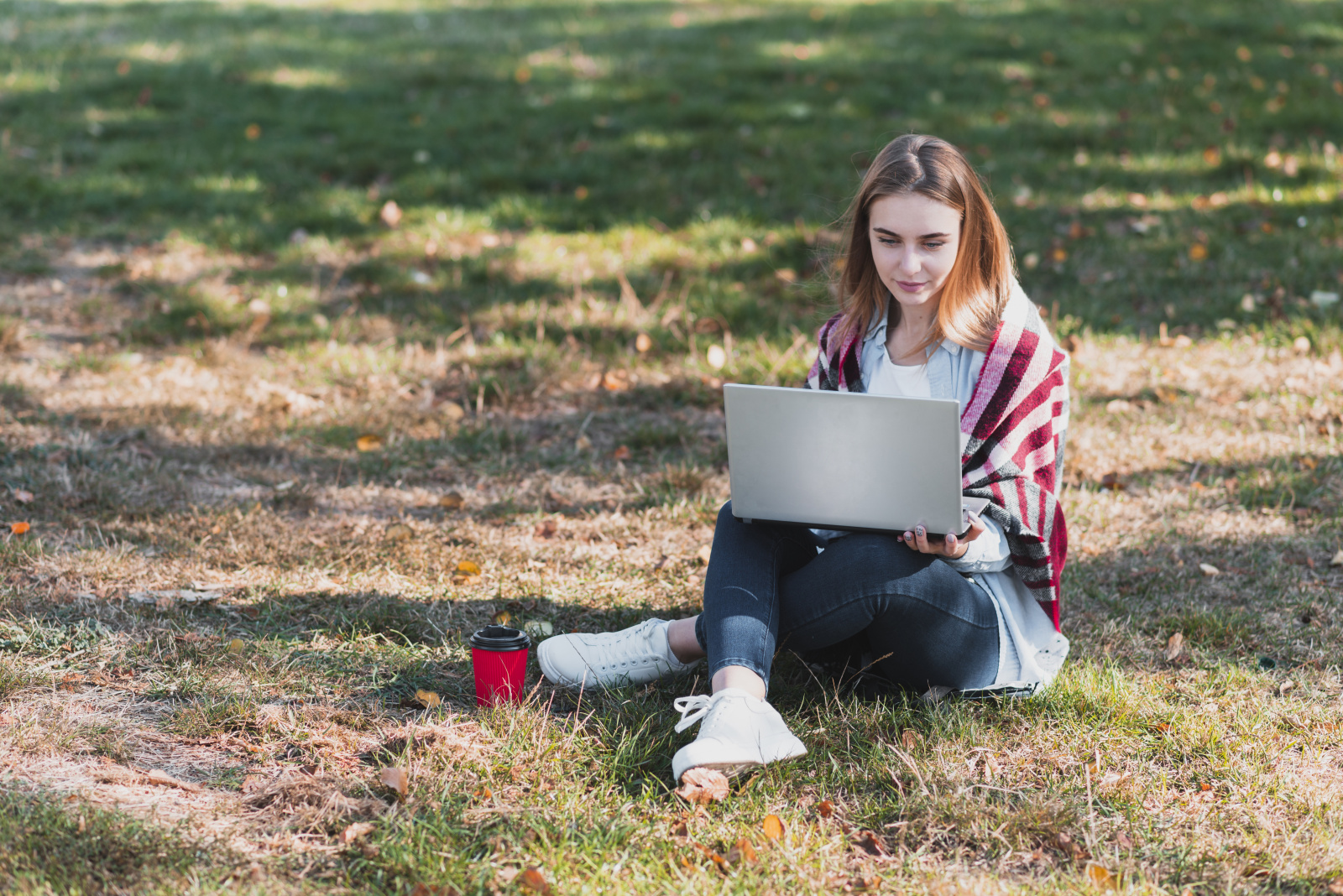 woman-park-working-laptop.jpg woman-park-working-laptop.jpg